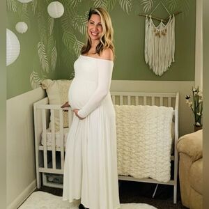 Off shoulder white long sleeve maxi dress